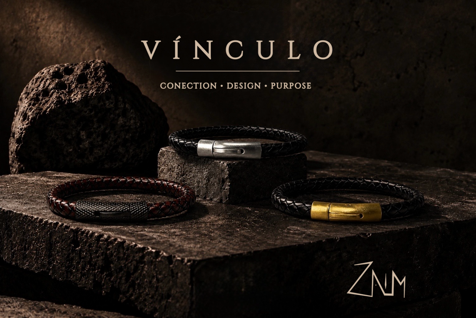 Three bracelets on a dark surface with 'Vónculo' branding.